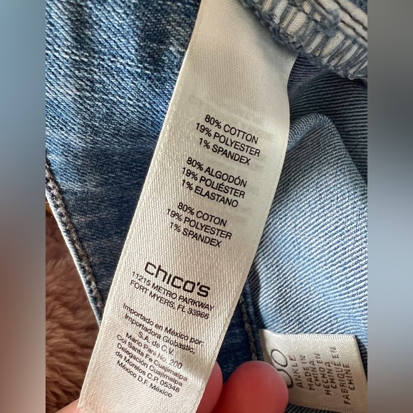 Chico's Platinum Light Wash Ankle Jeans - Size 00 (29") - Picture 10 of 10